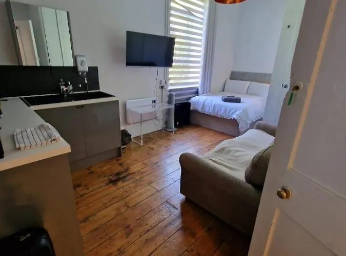 4 Quiet Compact Studio With Garden View - Best Location - Comfortable - Quiet
