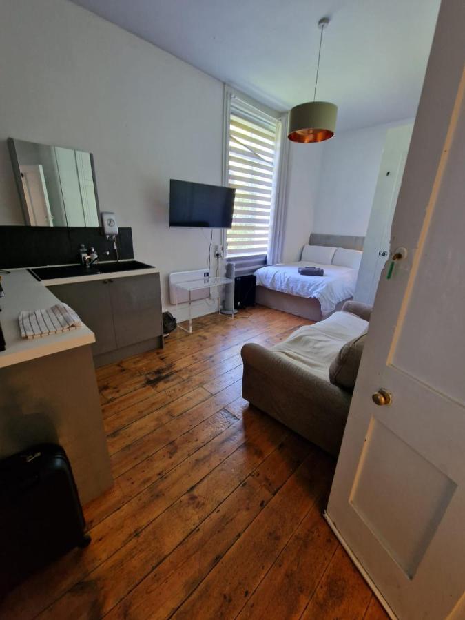 4 Quiet Compact Studio With Garden View - Best Location - Comfortable - Quiet *